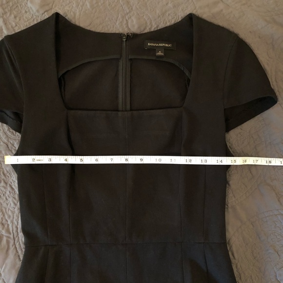 Banana Republic Little Black Dress; size 6 - Picture 3 of 8